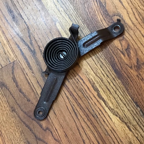 Hood Hinge Spring Left Driver Chevy GMC Silverado Yukon Sierra 15035591 Tahoe Su - Picture 3 of 12